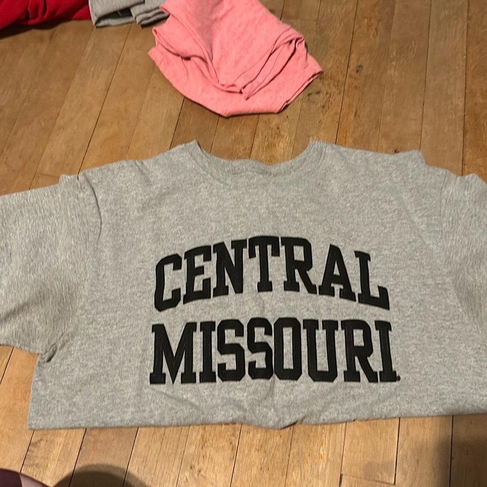 Jansport Central Missouri Full Length T shirt